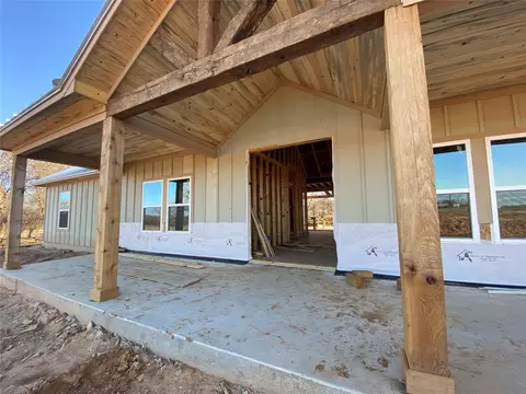 2 Akin Rd, Poolville, TX 76489