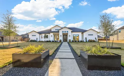 291 Wildflower Ln, Sunnyvale, TX 75182