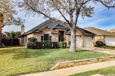 1103 Marshall Dr, Euless, TX 76039