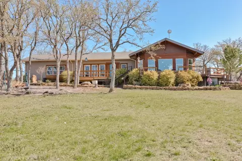 Exterior - 115 Pheasant Run Ct, Sunset, TX 76270 photo 2 of 11