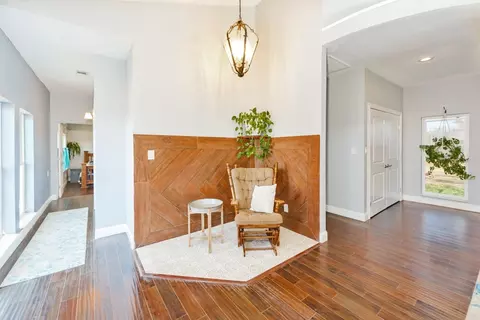 Dining - 115 Pheasant Run Ct, Sunset, TX 76270 photo 2 of 3