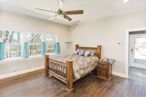 Bedroom - 115 Pheasant Run Ct, Sunset, TX 76270 photo 4 of 4