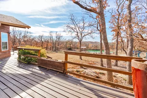Exterior - 115 Pheasant Run Ct, Sunset, TX 76270 photo 5 of 11