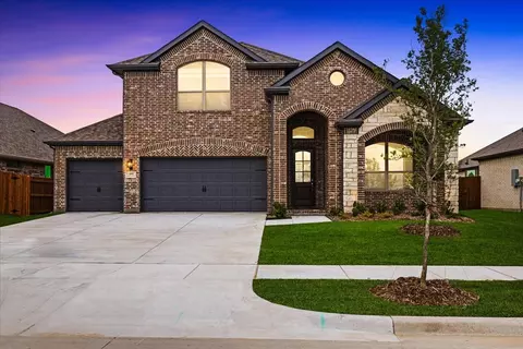 695 Majestic Oak Ln, Waxahachie, TX 75165