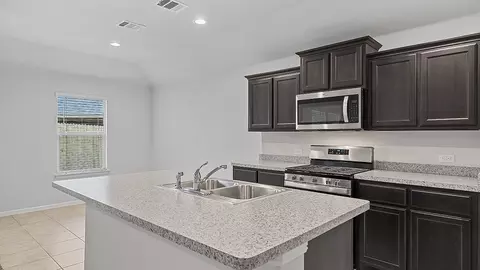 513 Bronze Cir E, Springtown, TX 76082 photo 6