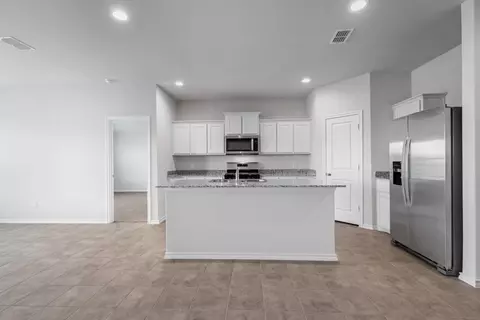 529 Bronze Cir E, Springtown, TX 76082 photo 3