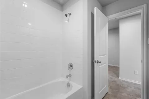 529 Bronze Cir E, Springtown, TX 76082 photo 28