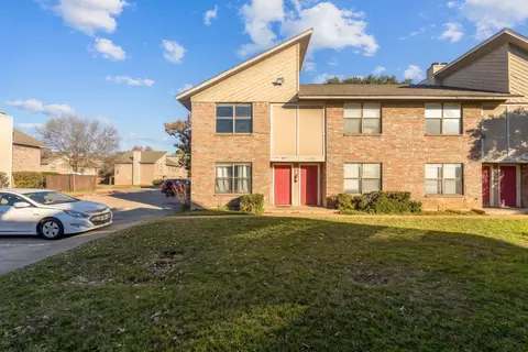 3041 W Sycamore Cir, Euless, TX 76040