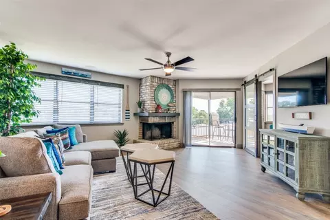 440 Yacht Club Dr #F, Rockwall, TX 75032