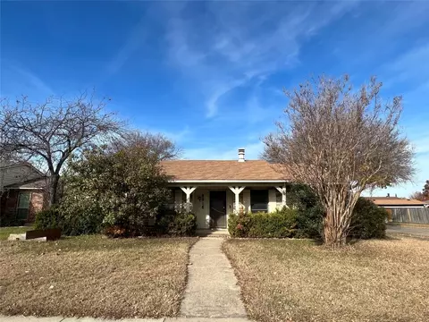 5016 Walker Dr, The Colony, TX 75056
