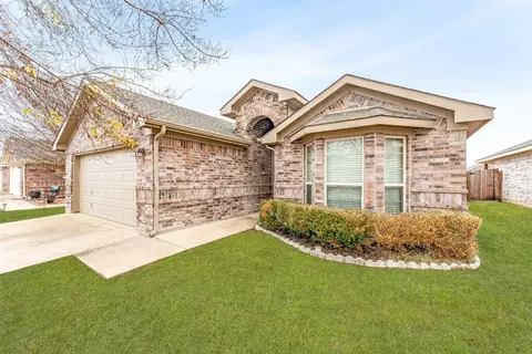 324 Sardius Blvd, Granbury, TX 76049