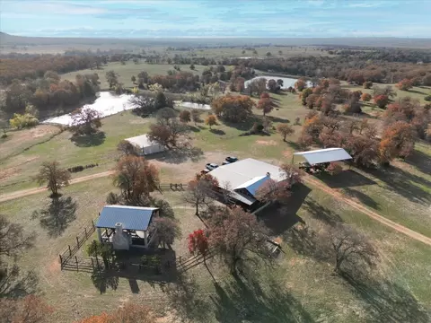 1133 Bean Farm Rd, Forestburg, TX 76239