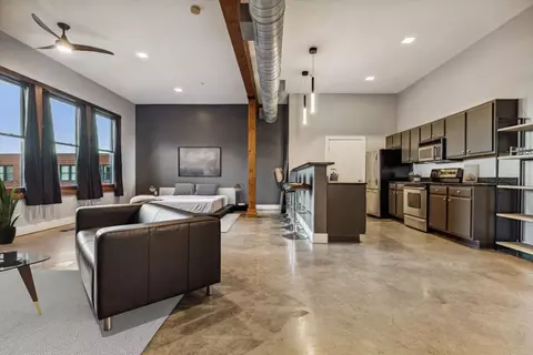 2502 Live Oak St #337, Dallas, TX 75204