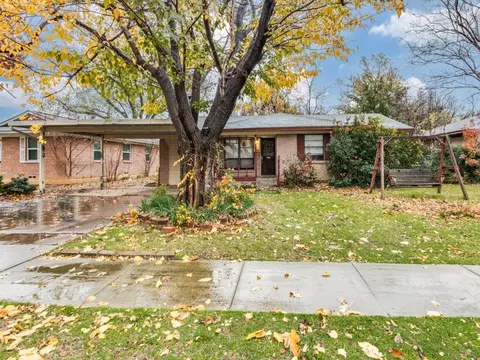 312 Parkwood Pl, Lewisville, TX 75067