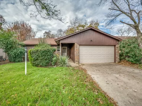 1107 Autumn Oak Dr, Denton, TX 76209