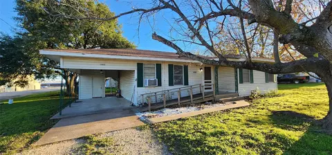 1002 Bell St, Coolidge, TX 76635