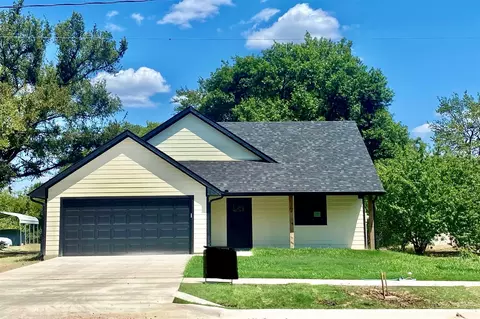 1308 Cedar St, Bonham, TX 75418