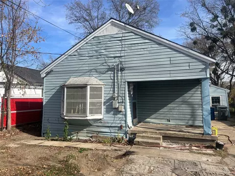 4010 Soloman Dr, Dallas, TX 75212