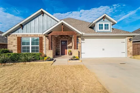 4004 Montecristo Ln, Sanger, TX 76266