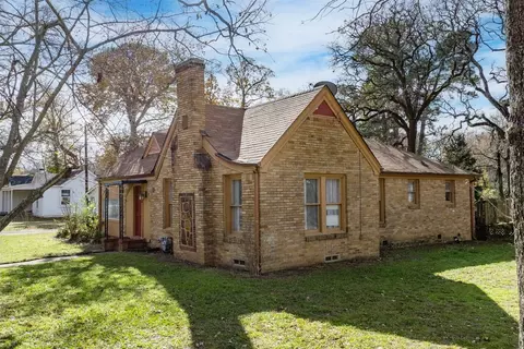 718 S Prairieville St, Athens, TX 75751
