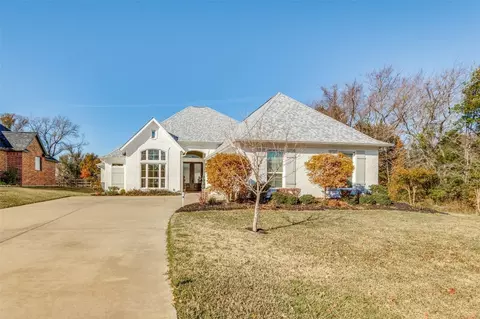 306 Splitrail Dr, Mabank, TX 75143