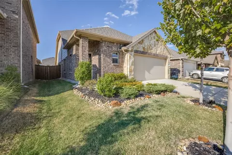 2172 Hobby Dr, Forney, TX 75126