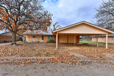 518 Ridgeway St, Clyde, TX 79510