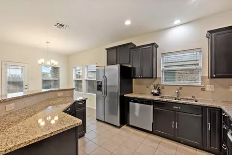 8816 Deadwood Ln, Aubrey, TX 76227