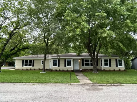 201 E 7th St, Kaufman, TX 75142