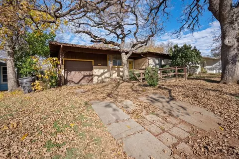 5545 Van Natta Ln, Fort Worth, TX 76112