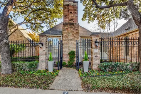 7 Stonecourt Dr, Dallas, TX 75225