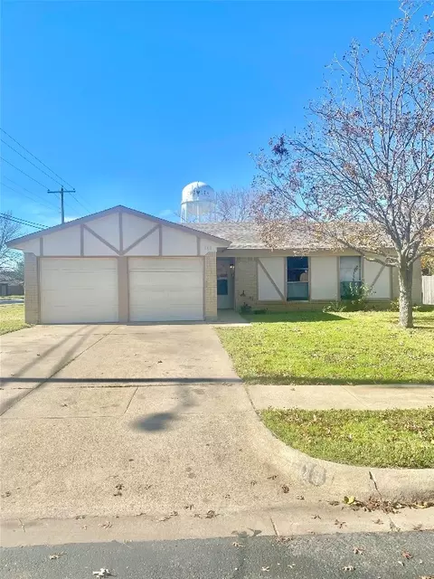 101 Roundtree Dr, Crowley, TX 76036 photo 3