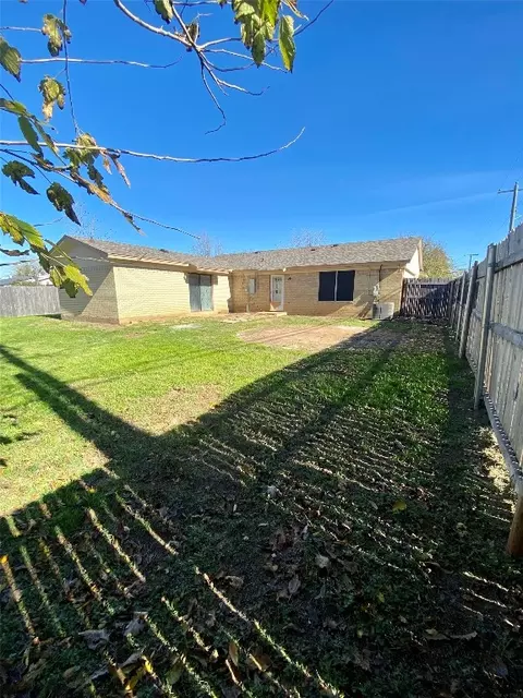 101 Roundtree Dr, Crowley, TX 76036 photo 26