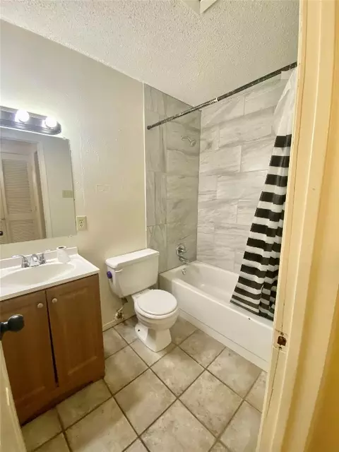101 Roundtree Dr, Crowley, TX 76036 photo 11