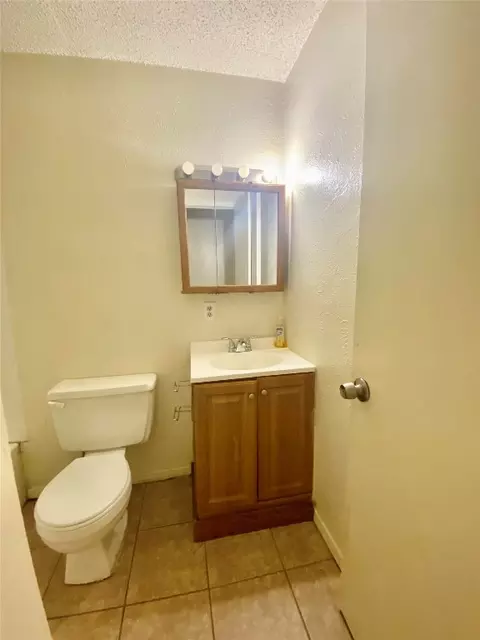 101 Roundtree Dr, Crowley, TX 76036 photo 17