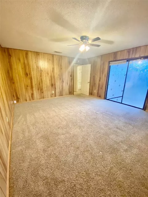 101 Roundtree Dr, Crowley, TX 76036 photo 19