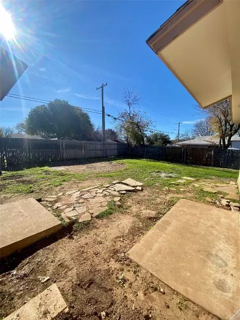 101 Roundtree Dr, Crowley, TX 76036 photo 27