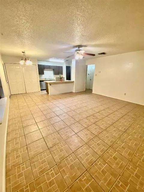 101 Roundtree Dr, Crowley, TX 76036 photo 8
