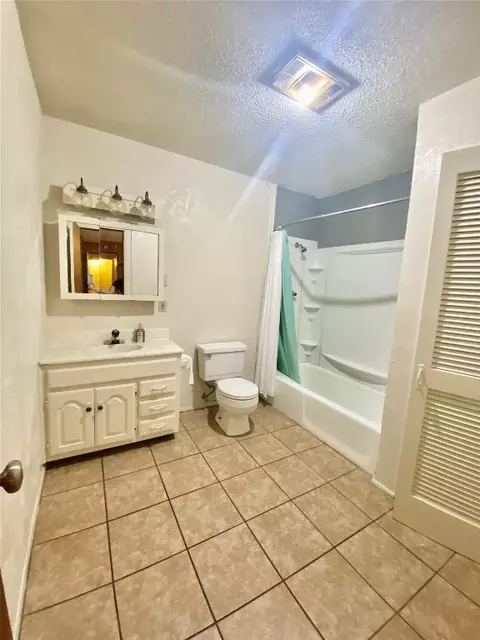 101 Roundtree Dr, Crowley, TX 76036 photo 24