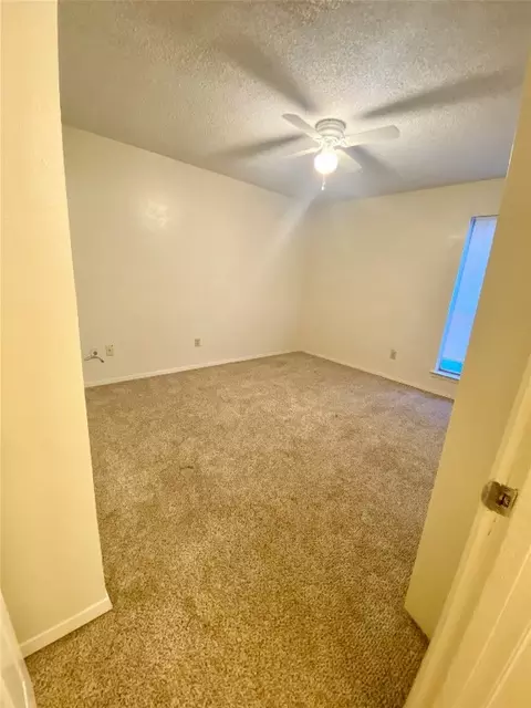 101 Roundtree Dr, Crowley, TX 76036 photo 12