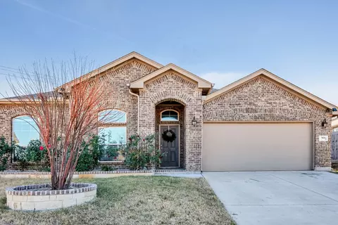 7833 Wilson Cliff Dr, White Settlement, TX 76108