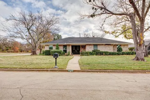 1120 Berkshire Ct, Trophy Club, TX 76262