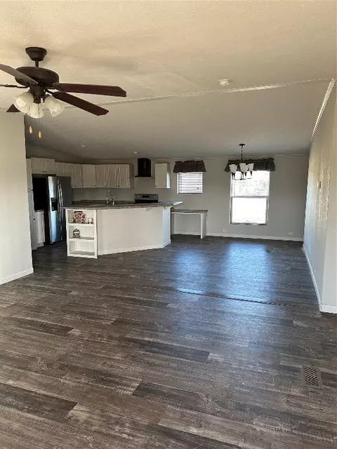 251 N Duvall St, Bonham, TX 75418