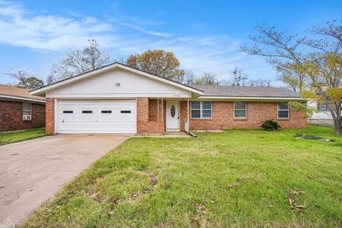 1308 Roberts Ave, Cleburne, TX 76033