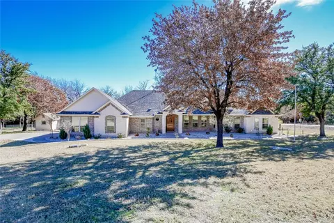 1028 Roadrunner Rd, Glen Rose, TX 76043