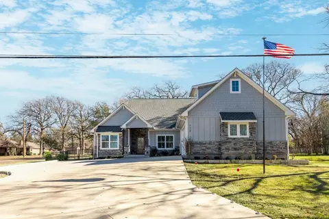 112 Buena Vista St, Mabank, TX 75156