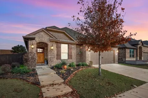 7620 Spring Dr, Watauga, TX 76148