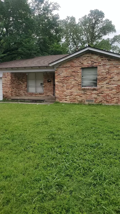 339 Beautycrest Dr, Dallas, TX 75217