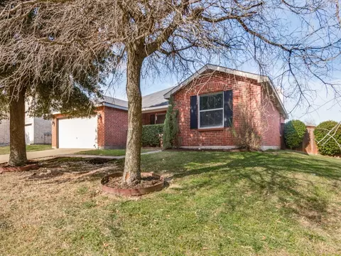 1210 Mcmillan Dr, Cedar Hill, TX 75104