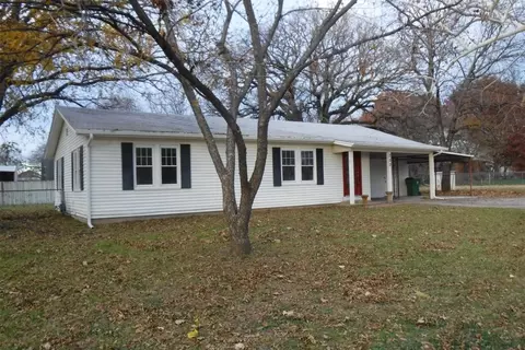 700 W State St, Alvord, TX 76225